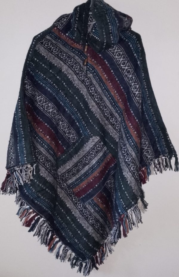 Poncho Triangle Green Maroon Oval