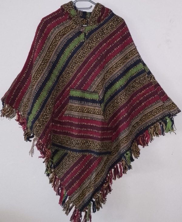 Poncho Triangle Red Green Oval