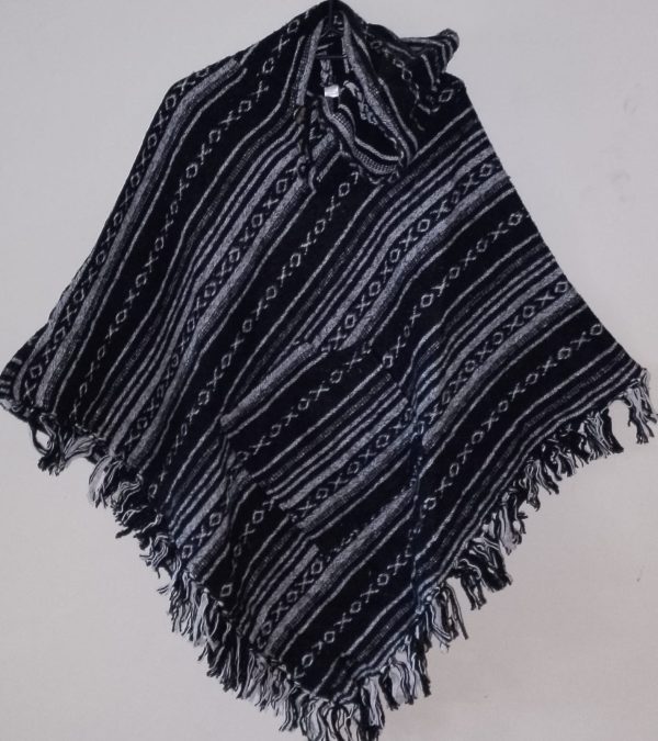 Poncho Triangle Black White Diamond