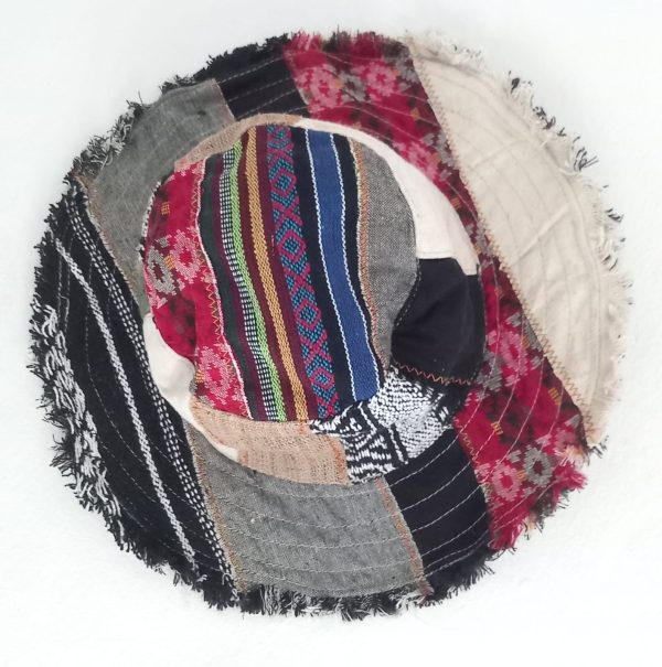 Frill hats wire