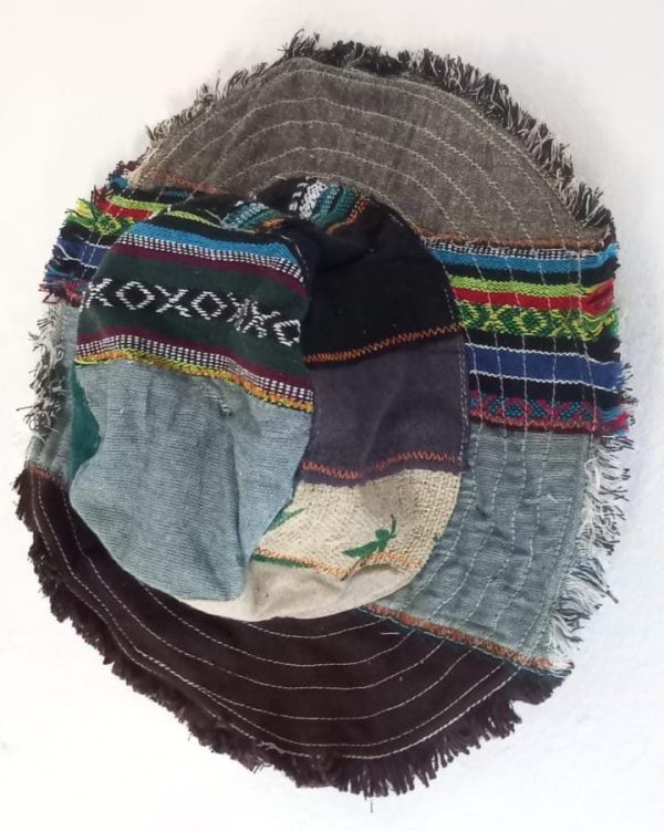 Frill hats wire