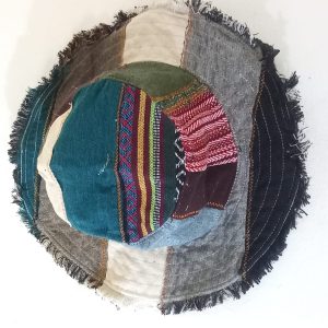 Frill hats wire