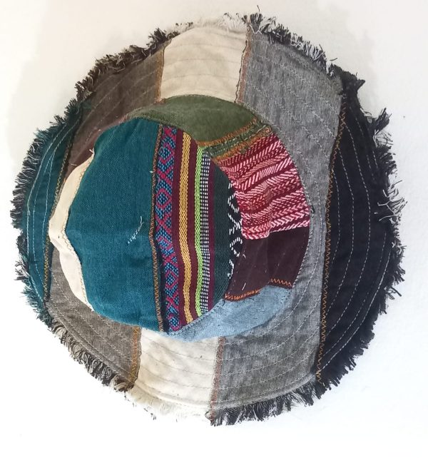 Frill hats wire