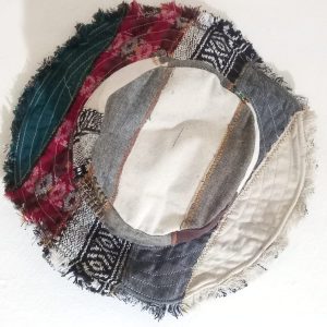 Frill hats wire