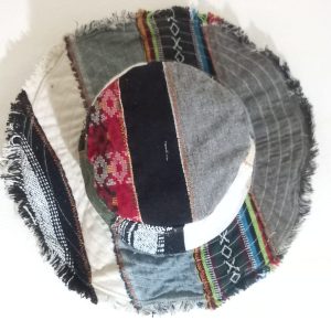 Frill hats wire