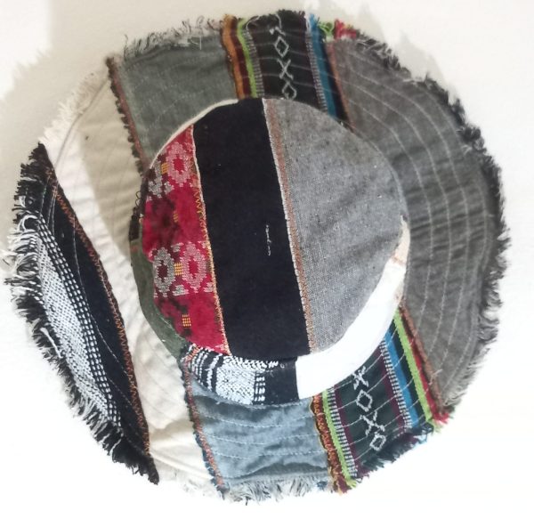 Frill hats wire