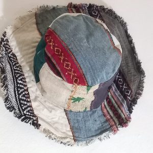Frill hats wire