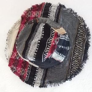 Frill hats wire