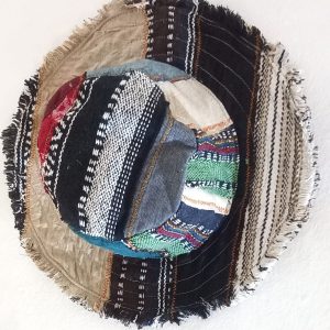 Frill hats wire