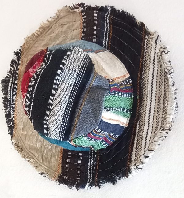Frill hats wire