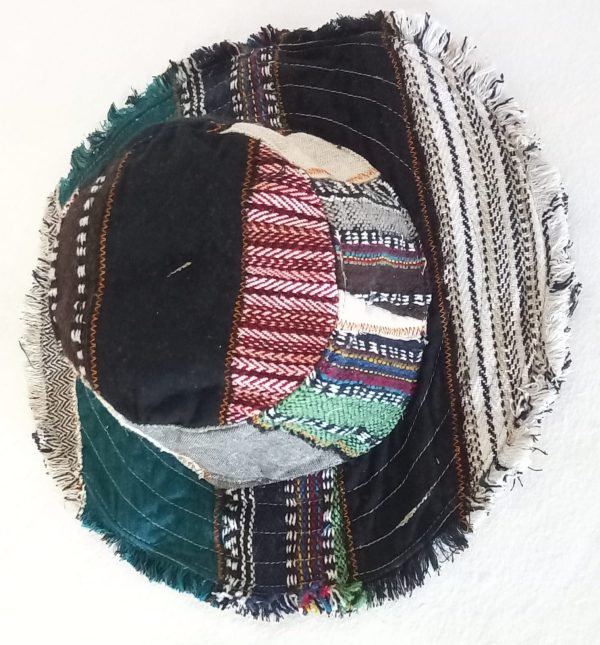 Frill hats wire