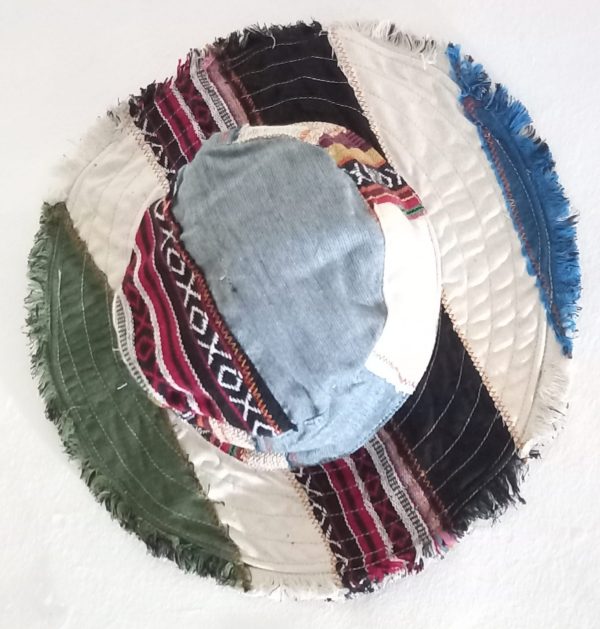 Frill hats wire