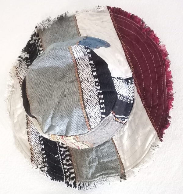 Frill hats wire