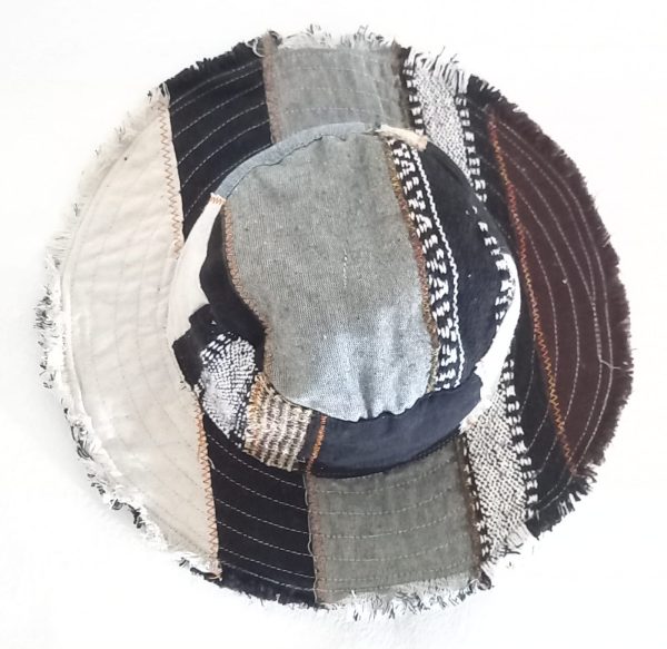 Frill hats wire