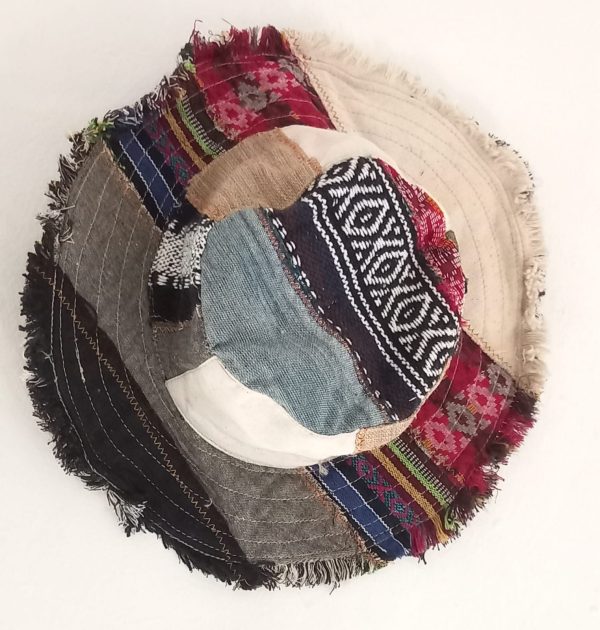 Frill hats wire