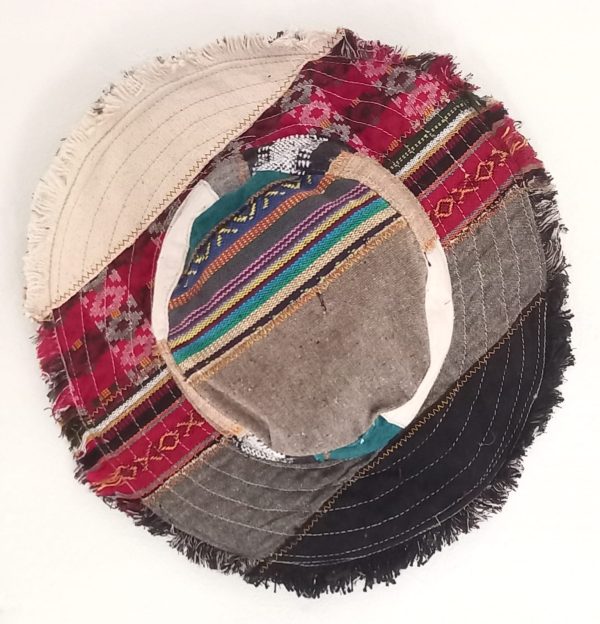 Frill hats wire